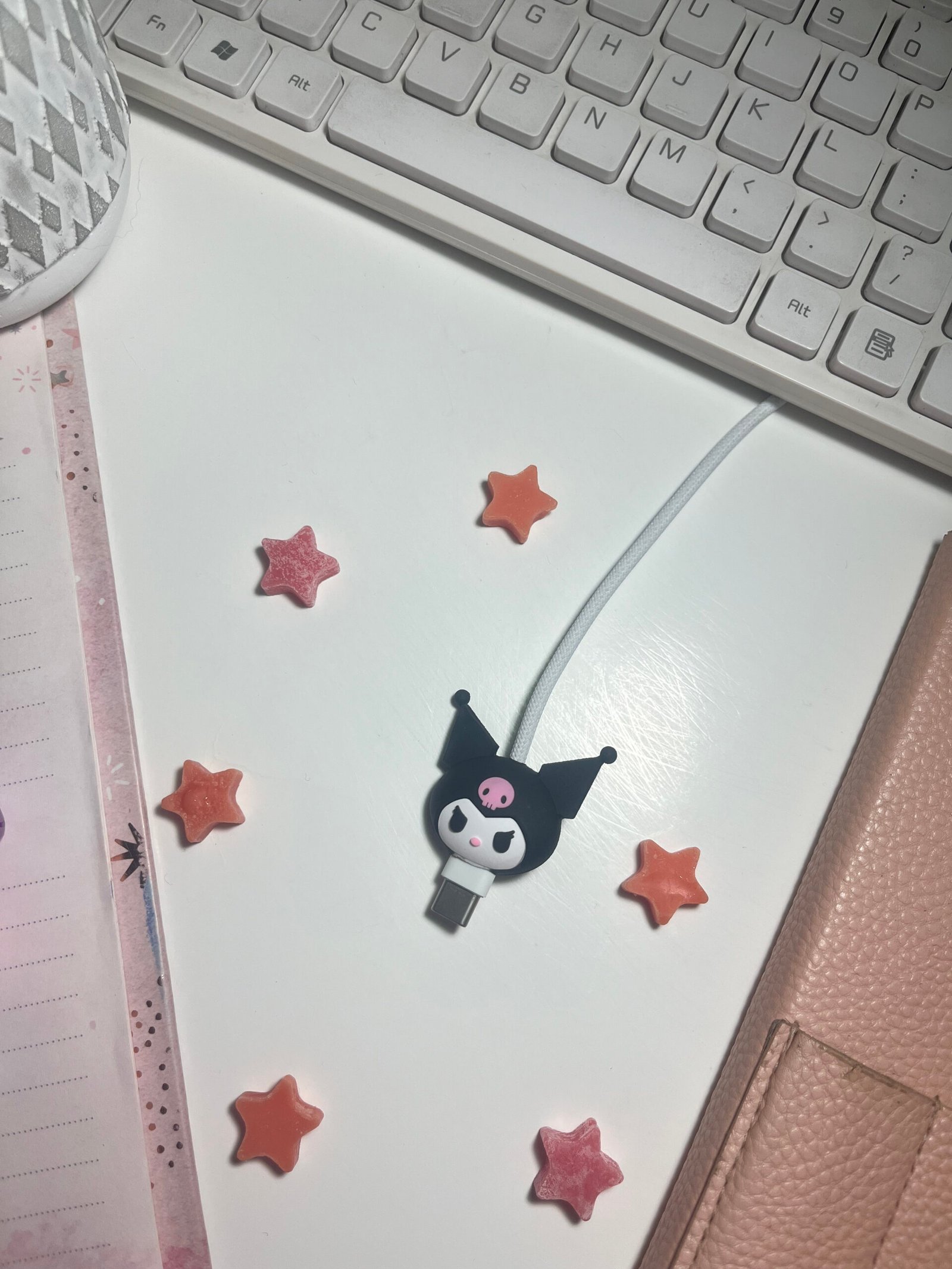 Protector de cargador pequeño kuromi